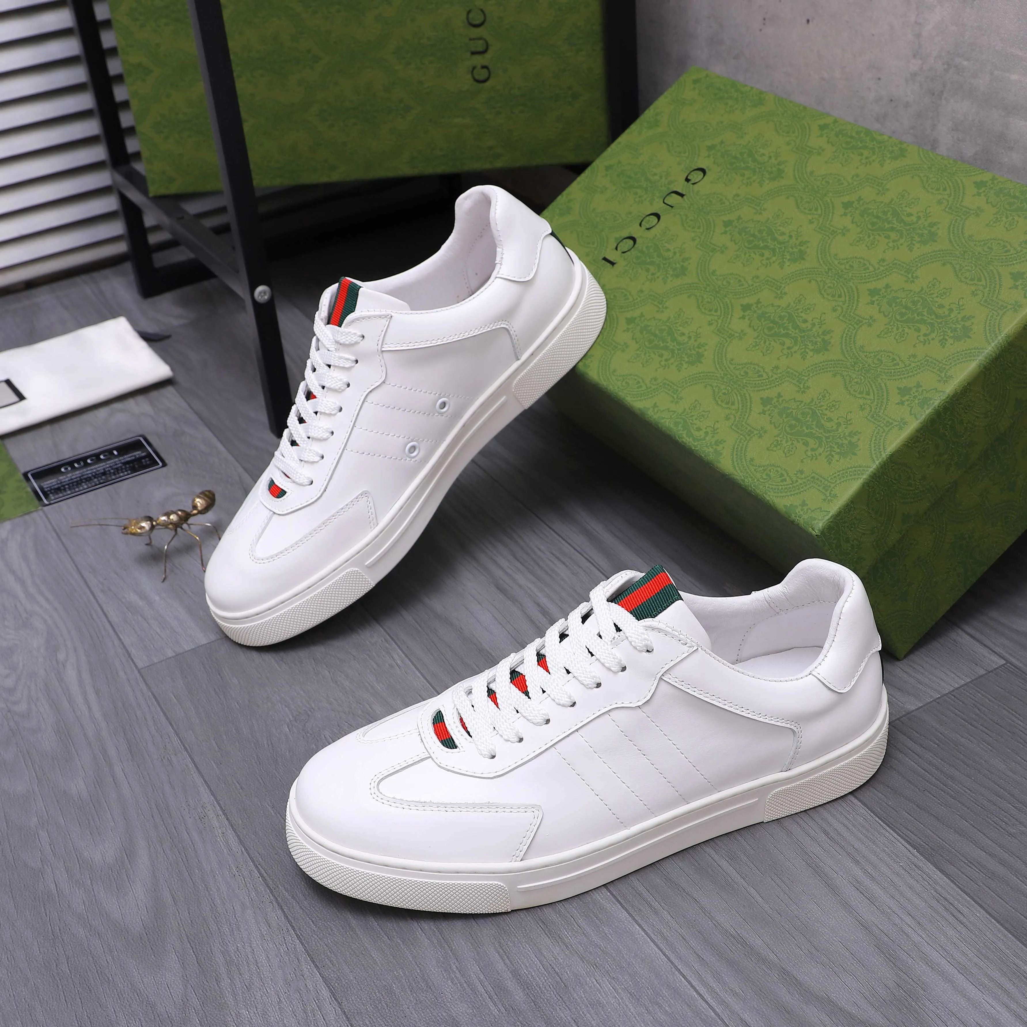 Men's shoes 💰p400 Product trademark: GUCCI "Gucci" casual lace-up men's shoes Regular size: 38-45 (45 is custom-made and non-returnable) Product materials: Selected high-quality cowhide upper, pigskin lining, original rubber outsole